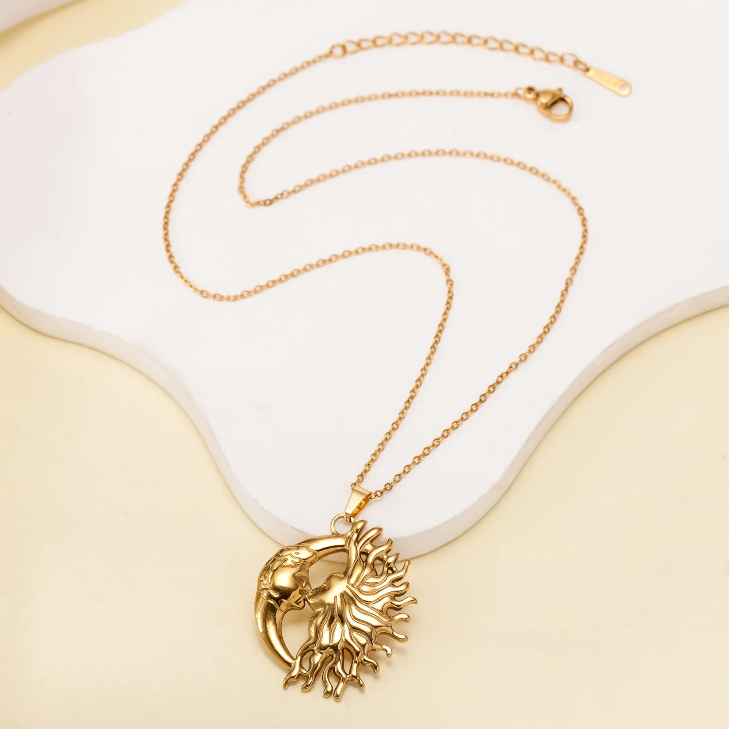 Collar de sol y luna para pare - Vintage Fashion Look reseña y precio